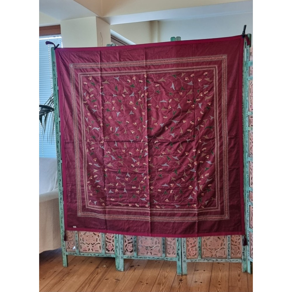 Silk Kantha Throw / Tablecloth, Handmade in India 150x150cm